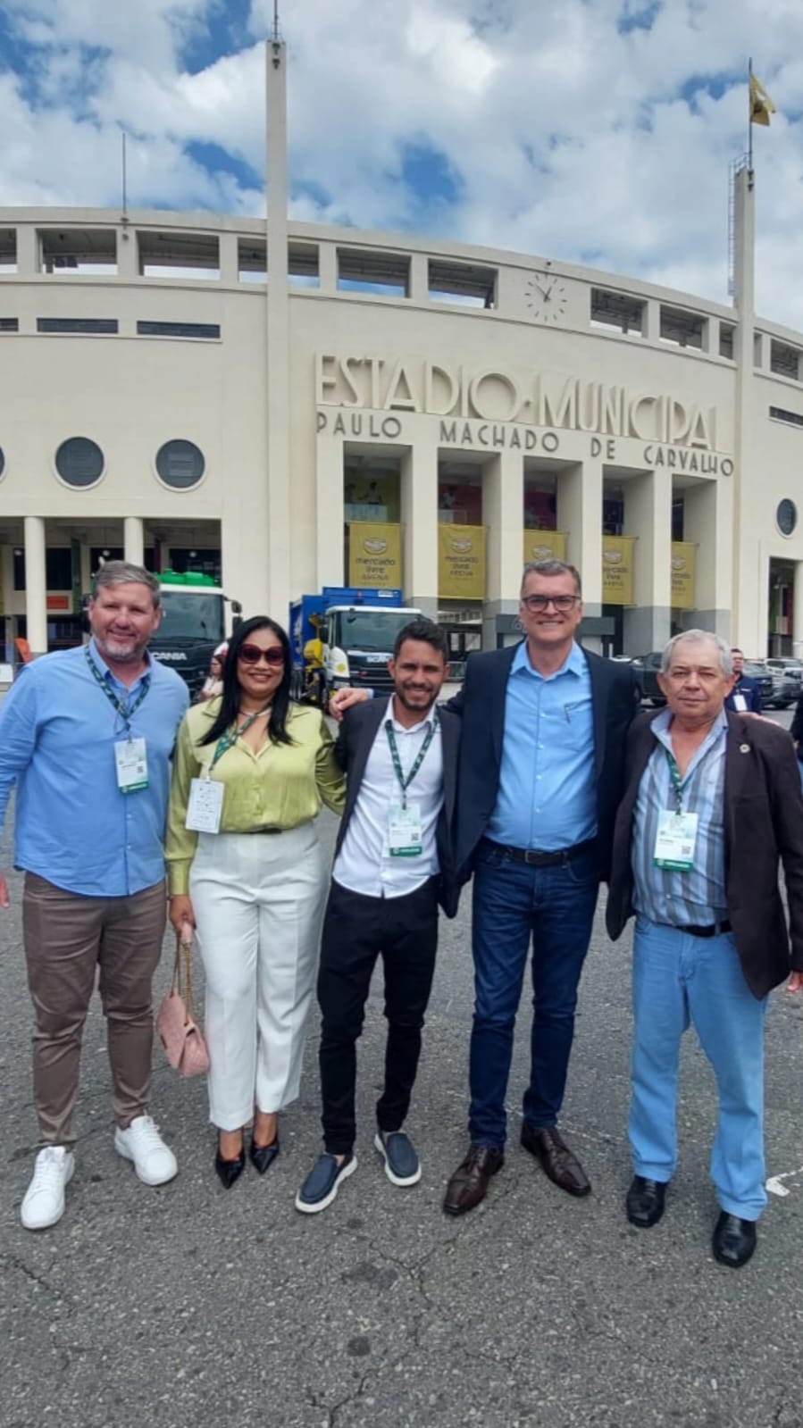 Vereadores com o prefeito Dr. Lapena, durante evento em São Paulo.