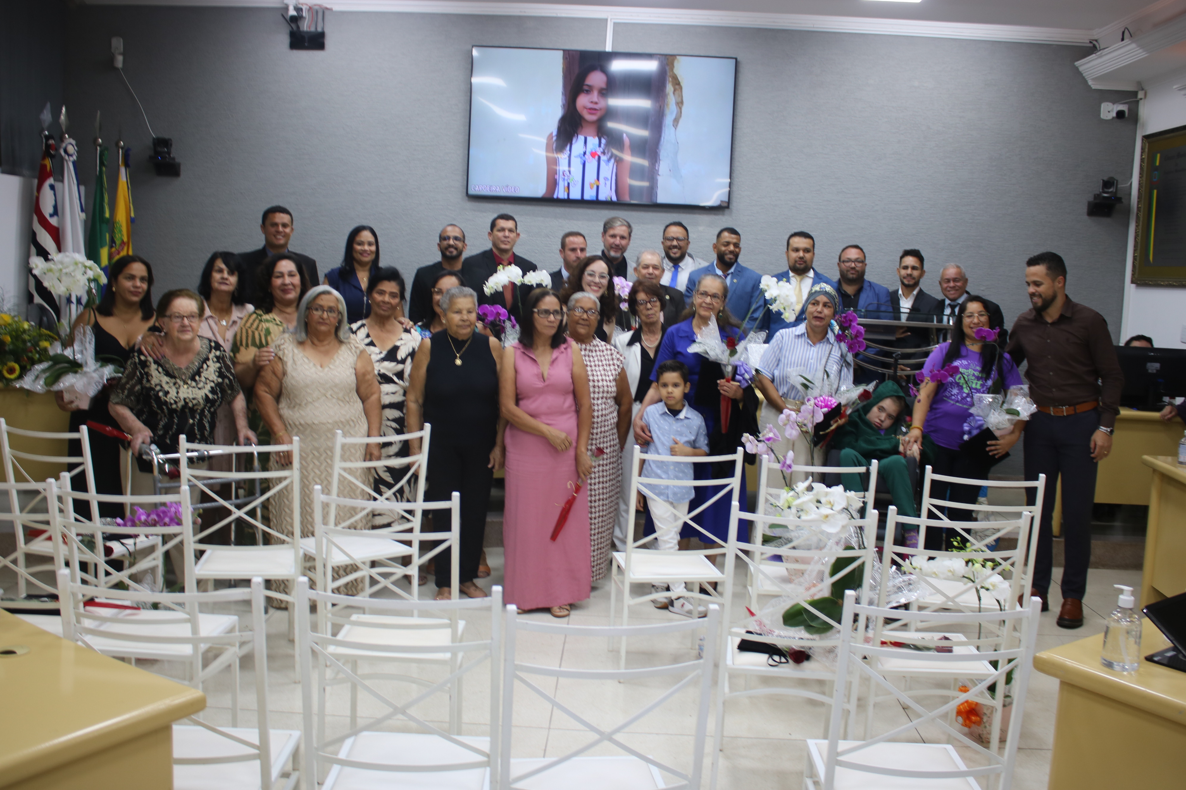 Câmara de vereadores de Américo presta homenagem ao Dia das Mães