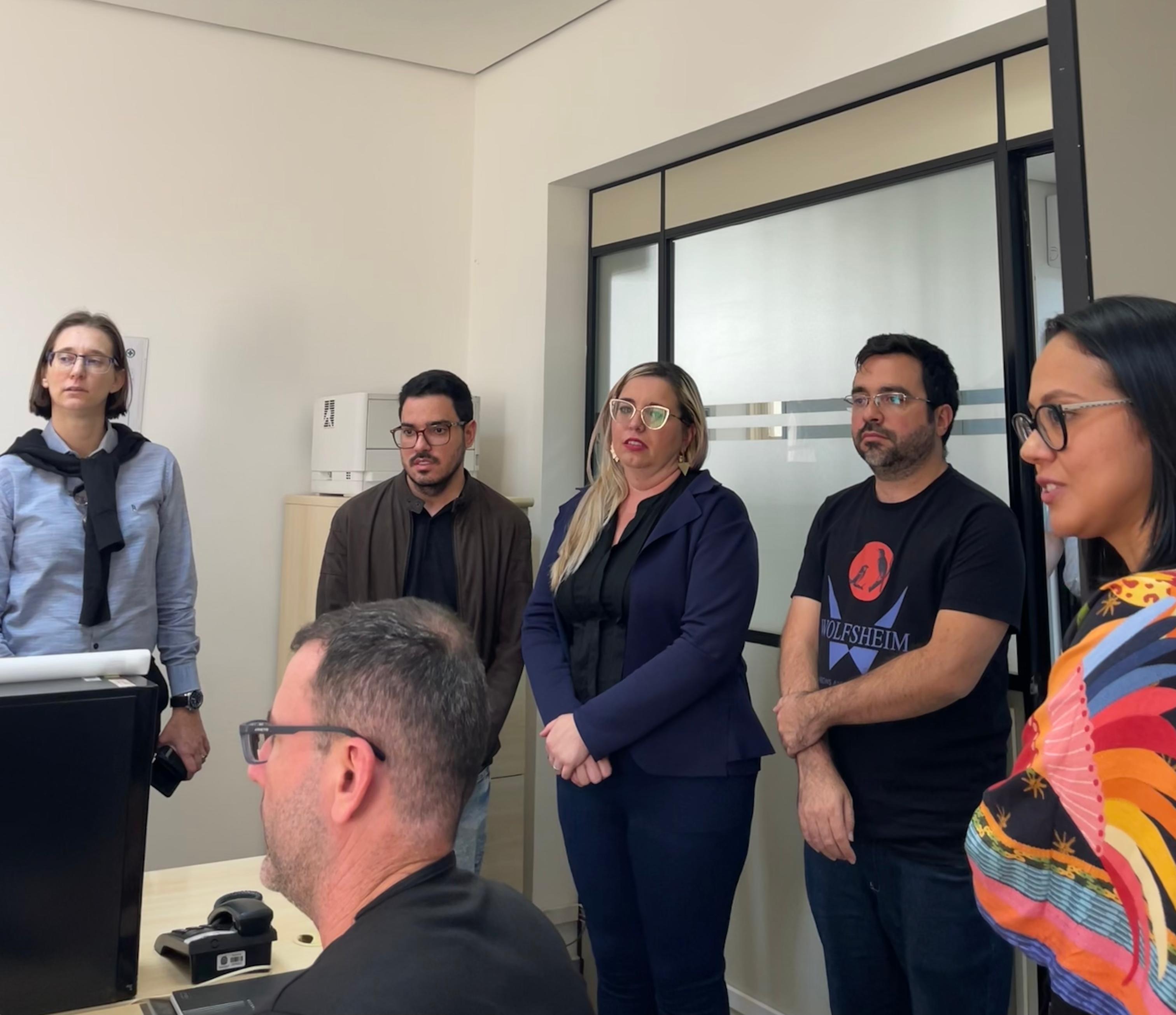 Servidores da Câmara Municipal de Américo participam de visita institucional à Câmara Municipal de Araraquara 02