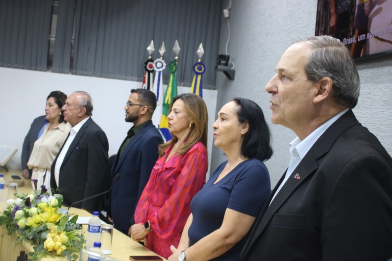 Vista parcial da mesa solene de posse do Parlamento Regional Central. (Imagem: Denílson Lopes)